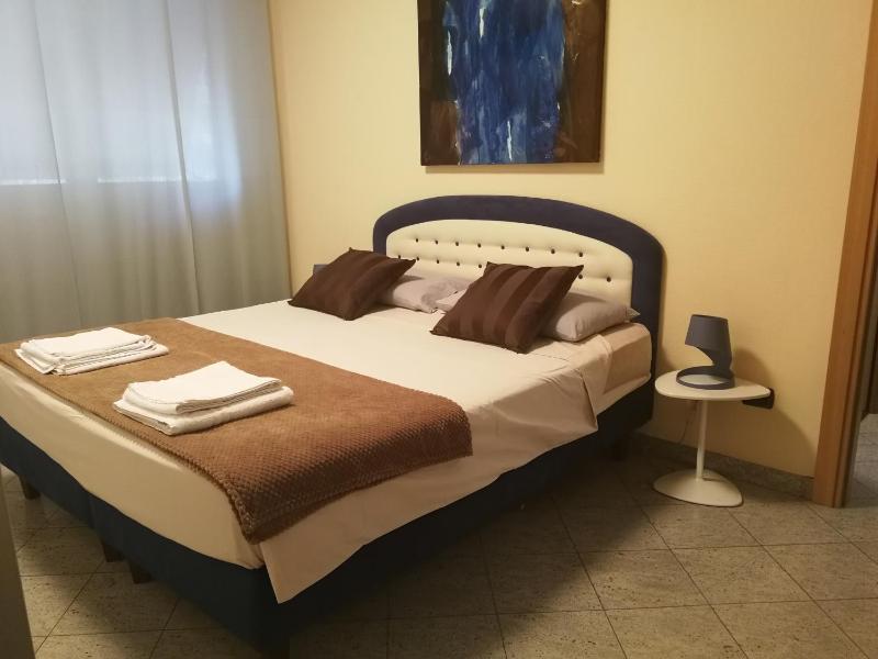 Deluxe Apartment image 2