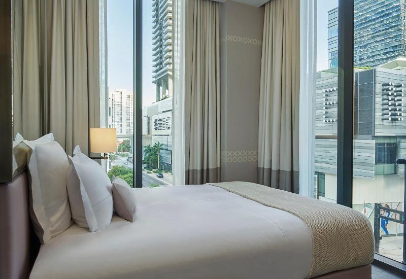 SLS LUX Brickell - image 4