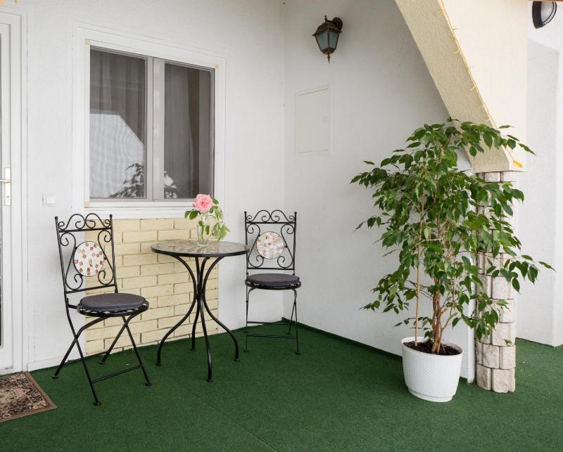 One-Bedroom House image 4
