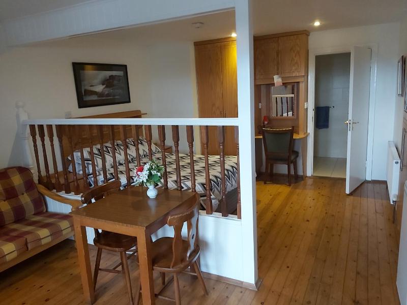 Double Room with Private Bathroom image 4