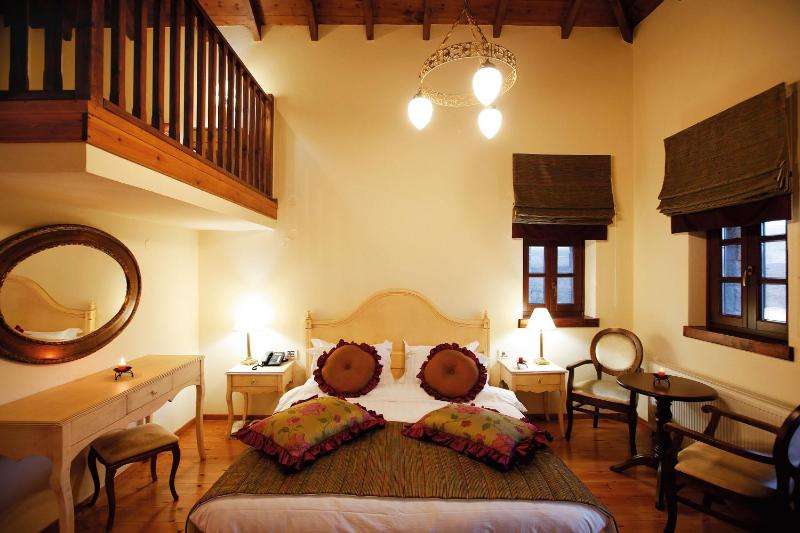 Junior Suite with Mountain View image 3