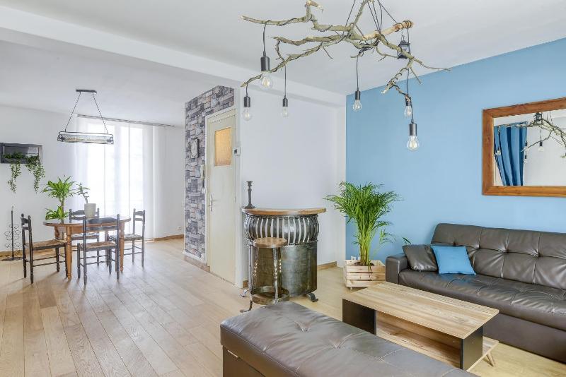 One-Bedroom Apartment image 3