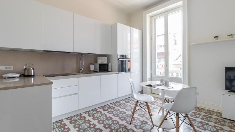 One-Bedroom Apartment image 4