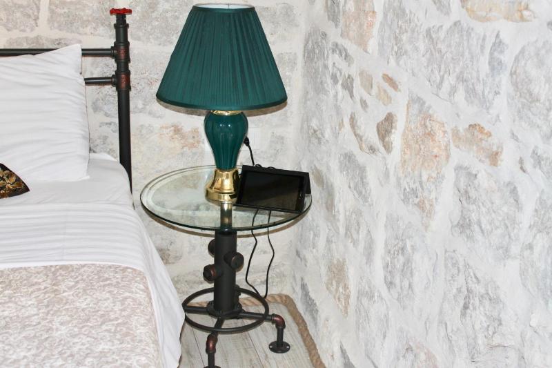 Standard Queen Room image 2