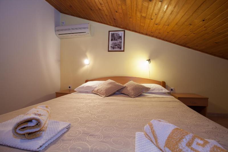 Attic Double Room image 4