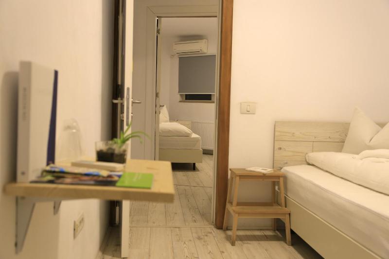 Single Room with Shared Bathroom image 2