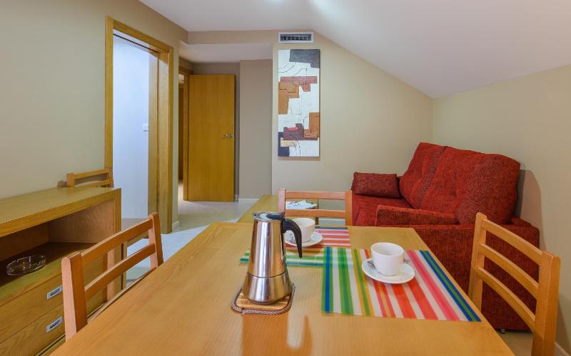 Apartment with Terrace (4 Adults) image 4
