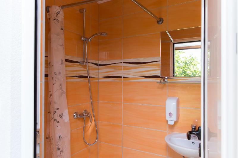 Triple Room with Private Bathroom image 4