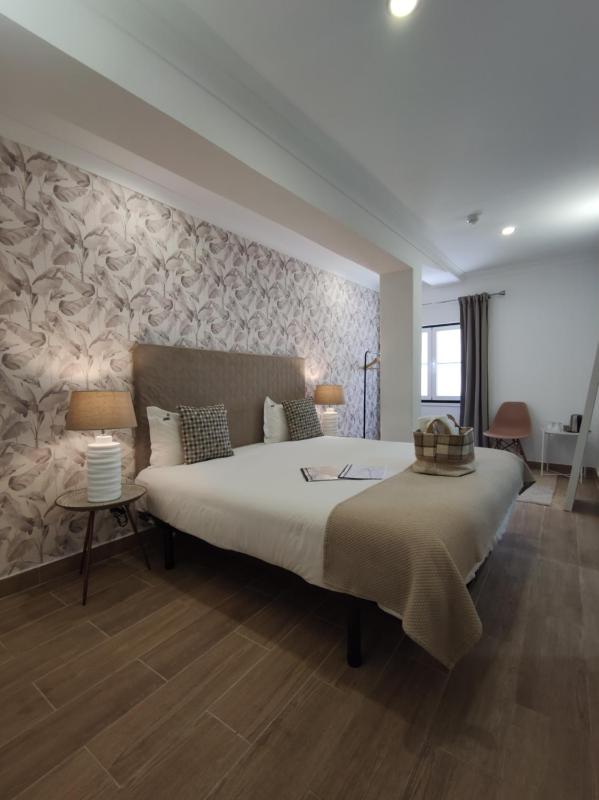 Economy Double Room with Private Bathroom image 2