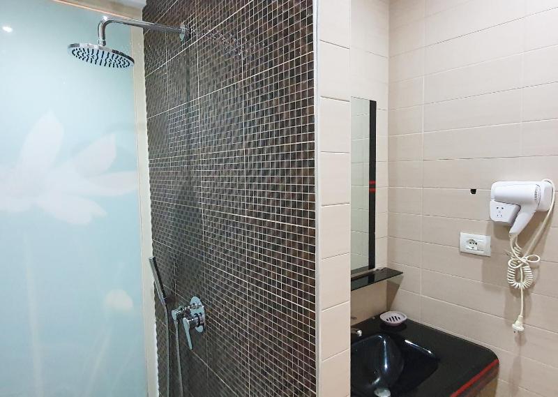 Deluxe Double Room with Balcony image 3