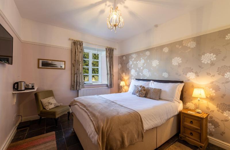 Deluxe Double Room with Shower image 1
