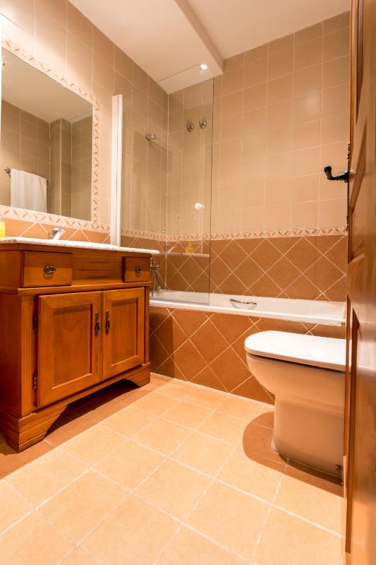 Twin Room with View image 2
