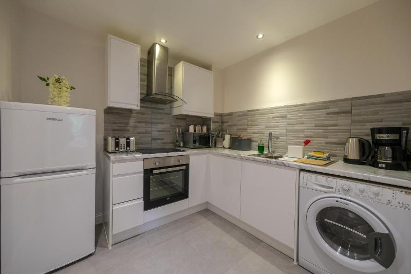 Three-Bedroom Apartment image 4