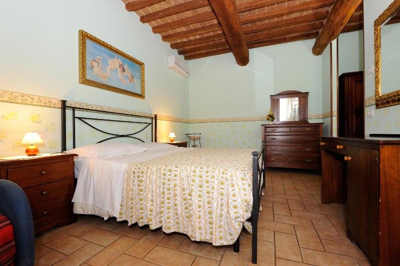 Double Room image 2