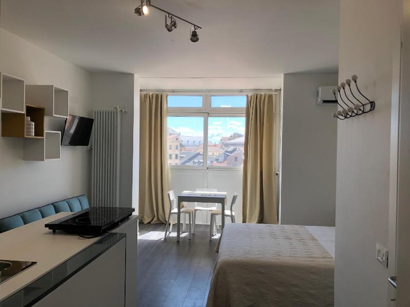 Studio Apartment image 4