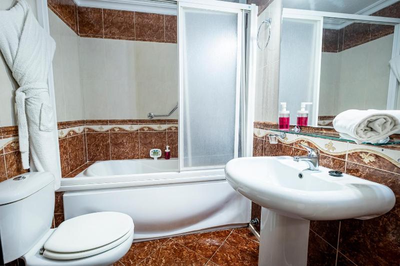 Superior Double Room image 3