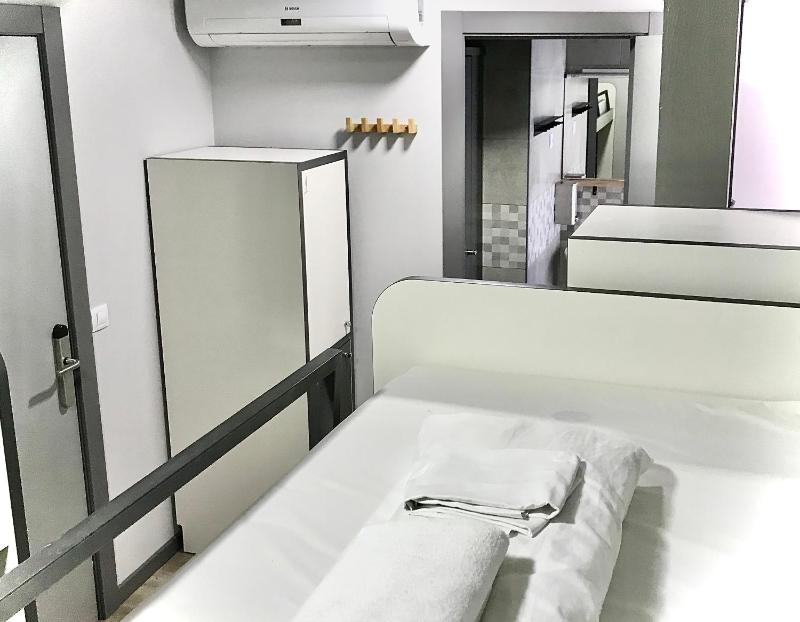 Bed in 4-Bed Mixed Dormitory Room image 1
