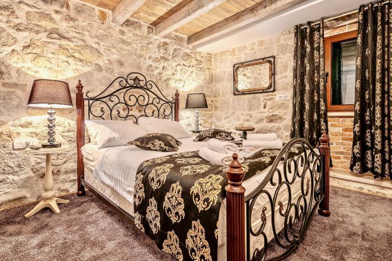 Superior Double Room image 4