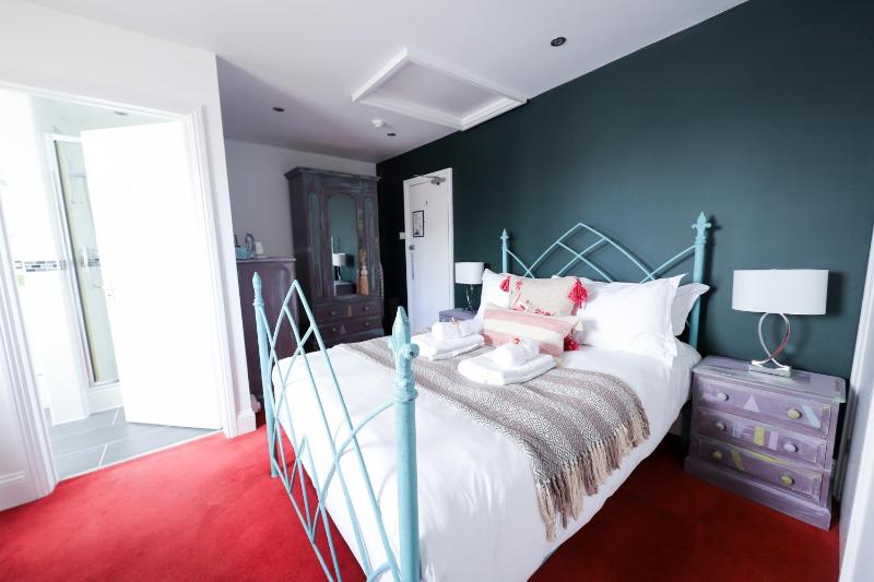 Superior Double Room image 4