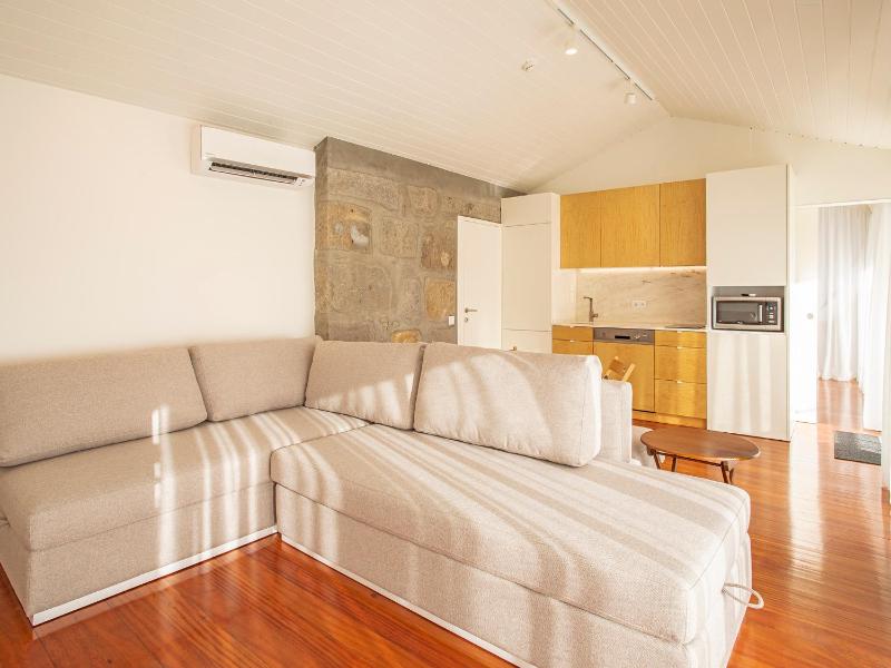 Apartment with Pool View  image 2