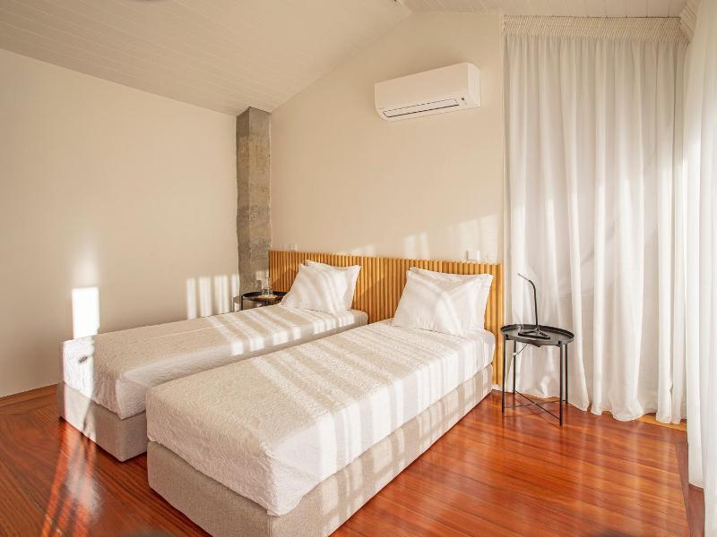 Apartment with Pool View  image 4