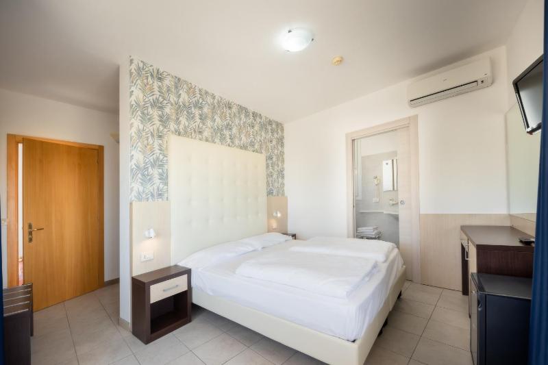 Hotel Gardenia - image 17