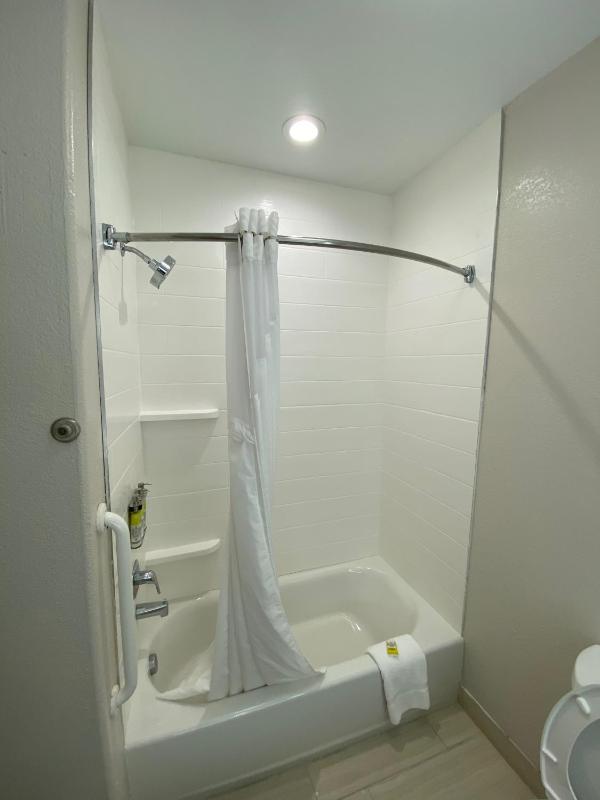 Holiday Inn Express & Suites Galveston West-Seawall by IHG - image 18