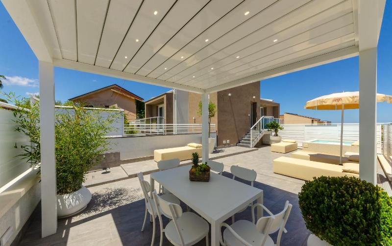 Calanica Boutique Apartments - image 2