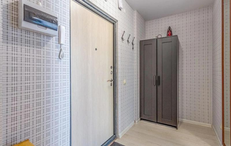 One-Bedroom Apartment image 2
