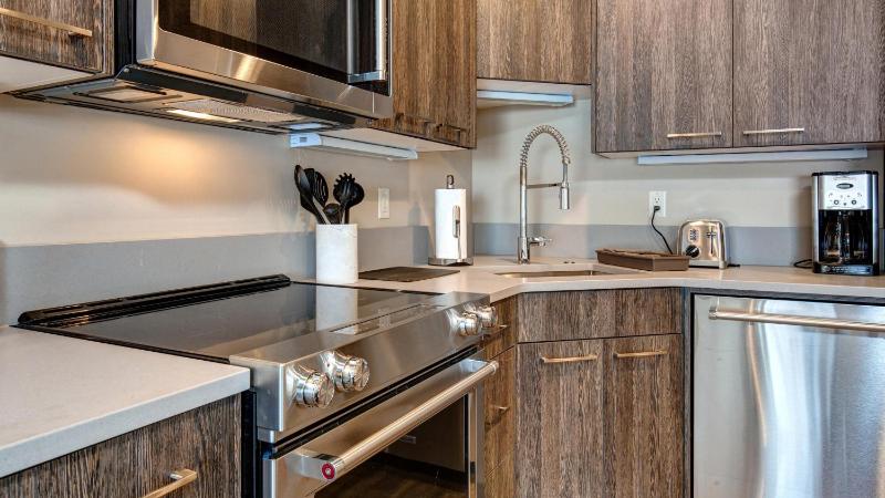 33 Ski Village Loft 3BR by SkyRun Park City - image 9