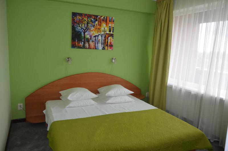 Standard Family Room image 2