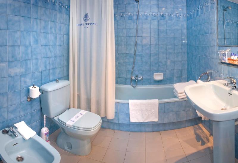 Double or Twin Room with Extra Bed and Balcony (2 Adults + 1 Child) image 4