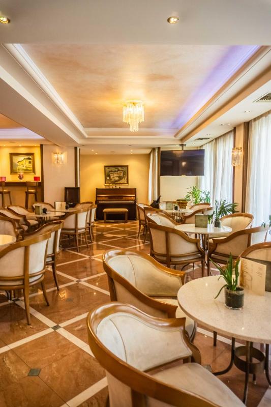 Park Hotel - image 41