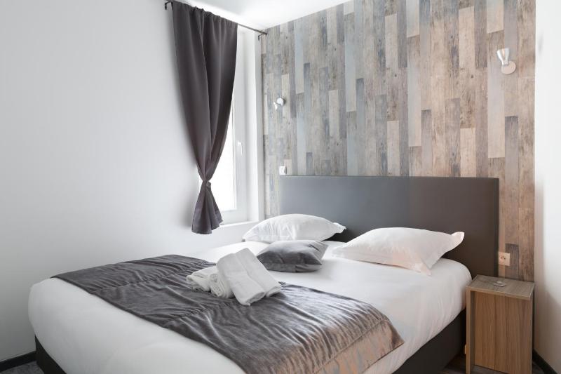 Lille City Hotel - image 2
