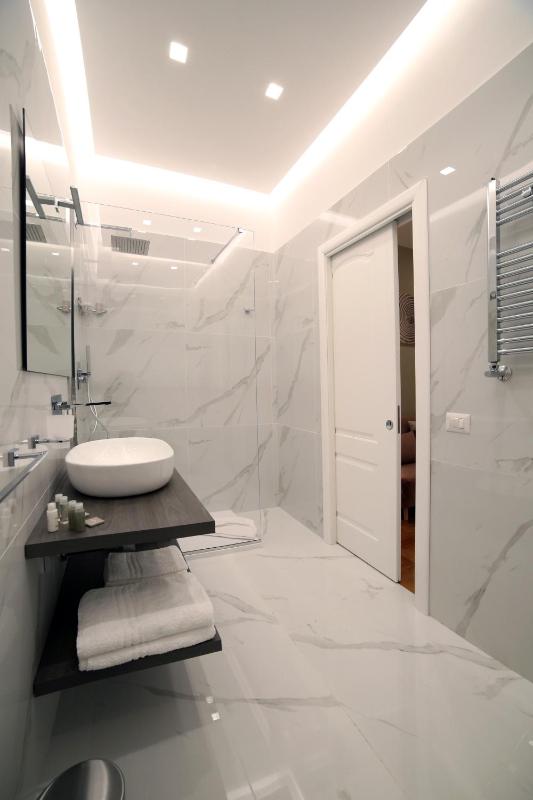 Superior Triple Room image 4