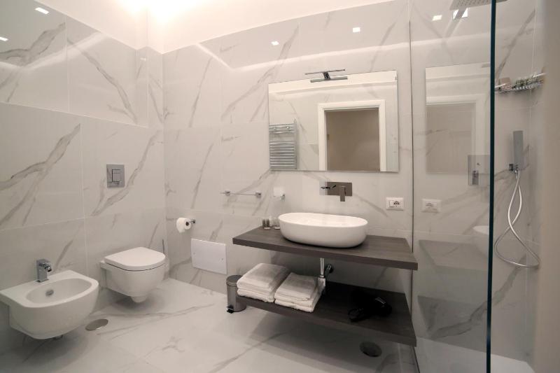 Superior Triple Room image 2