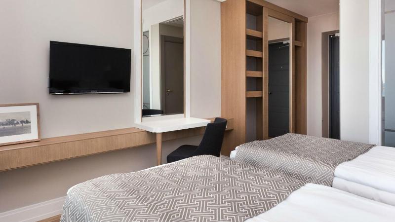 Standard Twin Room image 2