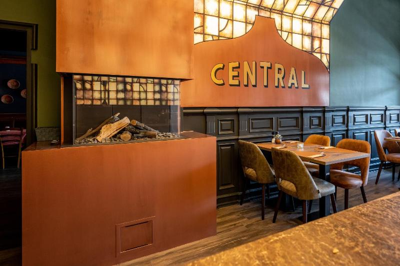 Hotel Central - image 16