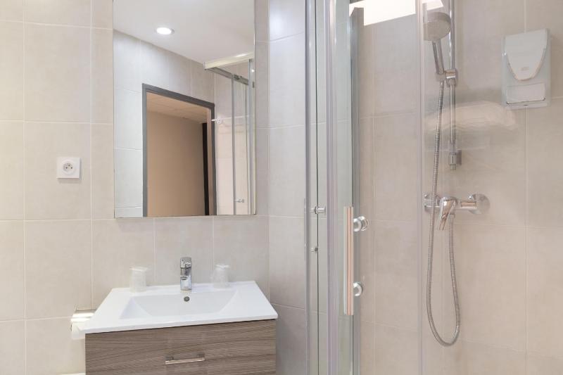 Standard Single Room image 2