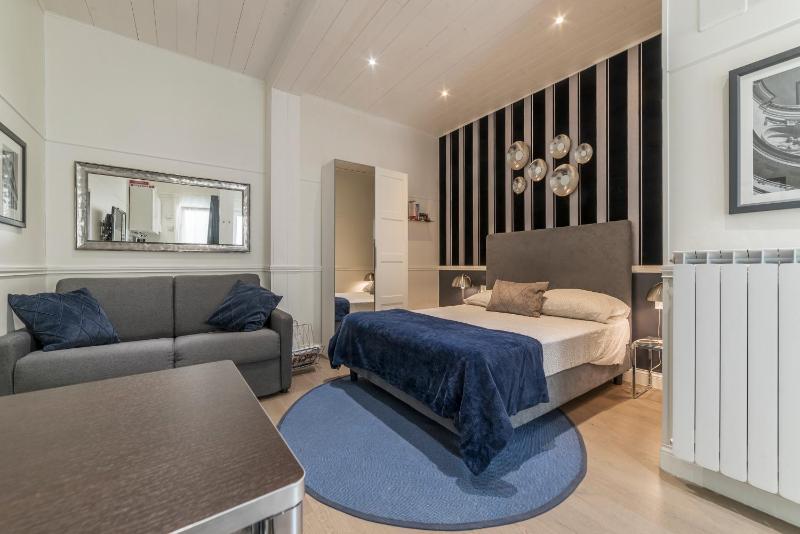 Studio Apartment image 3