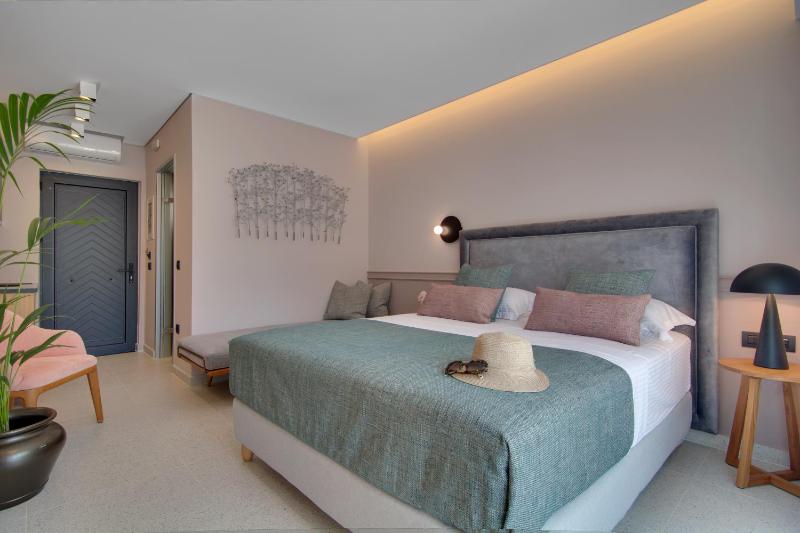 Charisma Boutique Hotel - image 22