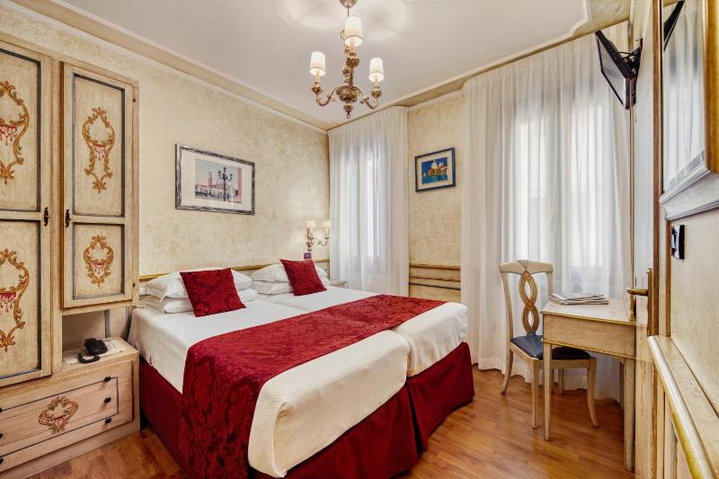 Standard Double Room image 1
