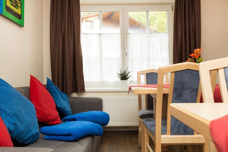 Triple Room with Shared Bathroom image 3