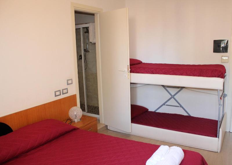 Quadruple Room image 3