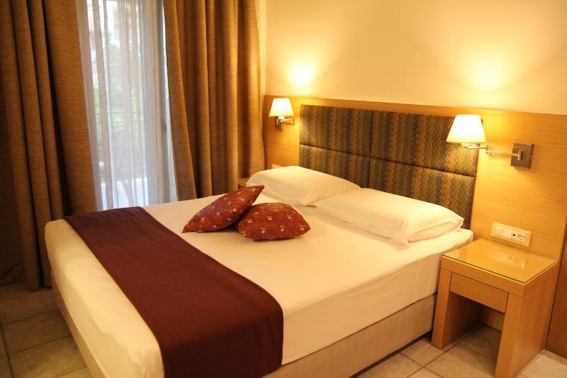 Budget Double Room image 4