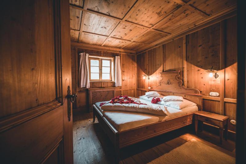 Alm Suite with two Bedrooms, privat terrace and garden image 2