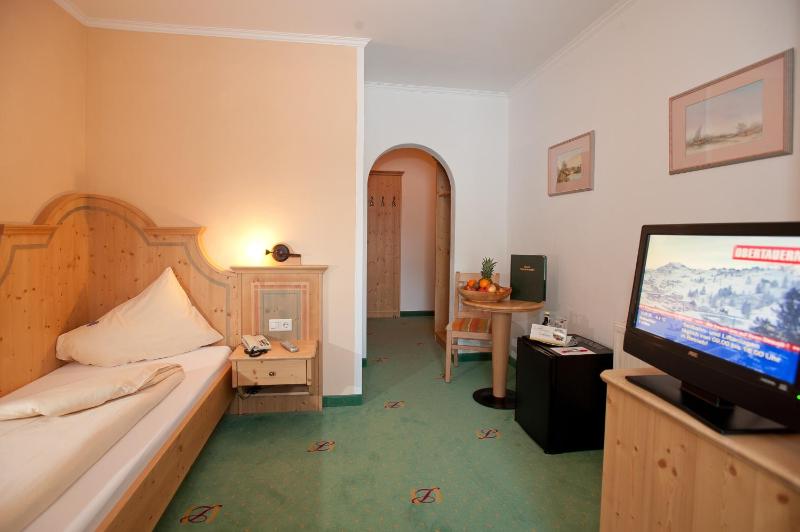 Single Room with Balcony image 2