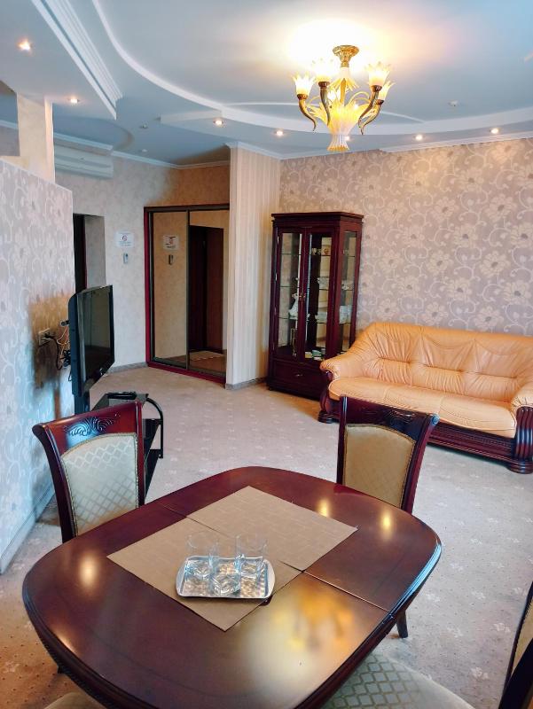 Executive Suite image 3