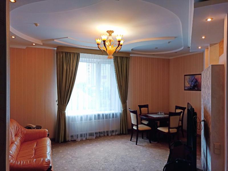 Executive Suite image 4