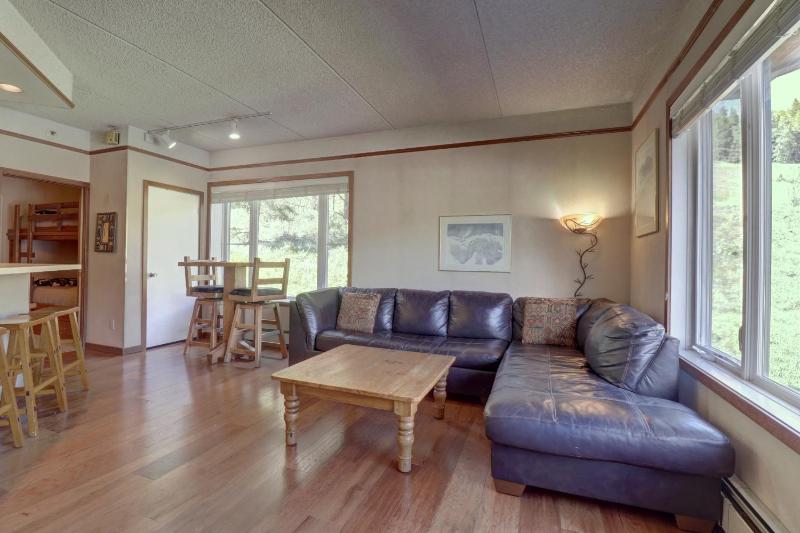 Studio Apartment image 2